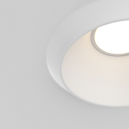 Светильник встраиваемый Maytoni Gyps Modern DL124-GU10-01-TRS-W