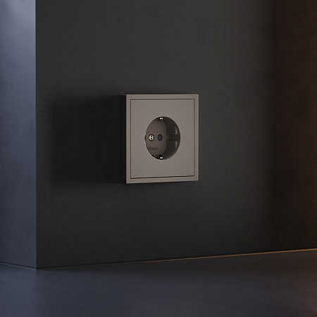 Накладка для розетки с заземлением и защитными шторками Voltum S70 (капучино) VLS000714 Накладка для розетки с заземлением и защитными шторками Voltum S70 (капучино) VLS000714