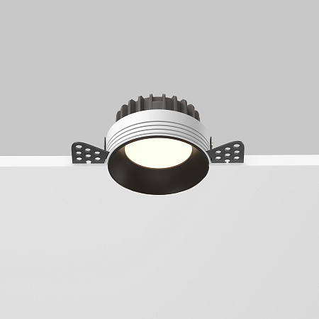 Встраиваемый светильник Maytoni Okno DL055-8W3-4-6K-TRS-B