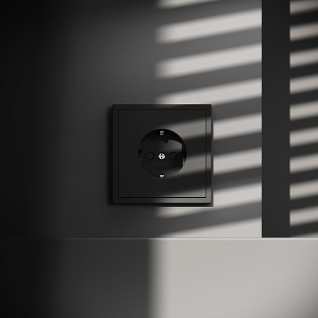 Розетка встраиваемая VOLTUM S70 с заземлением и защитными шторками, (черный матовый) VLS040208