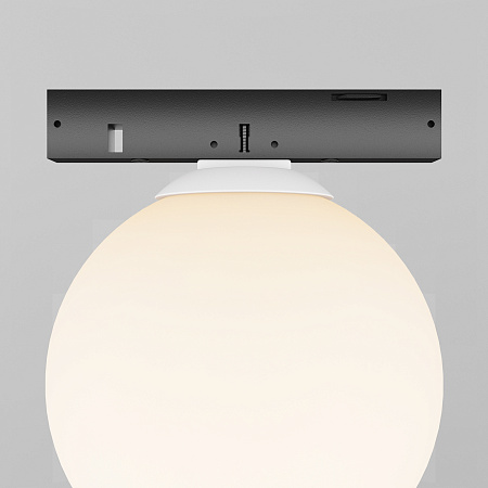 Трековый магнитный светодиодный светильник Maytoni Levity Luna TR185-1-3W2.7K-B